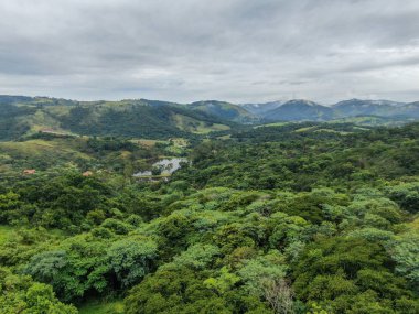 Havadan görünümü tropikal dağ Monte Alegre do Sul