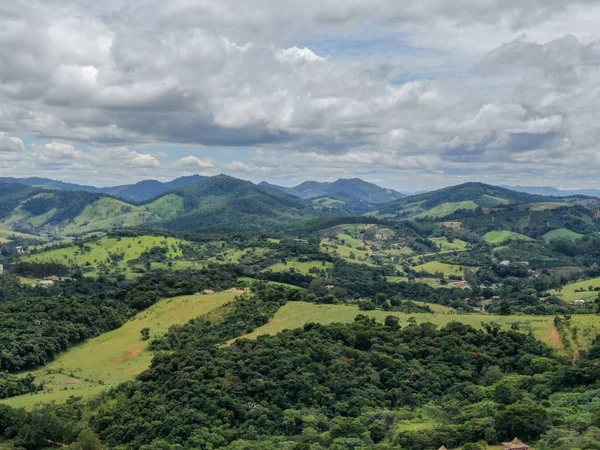 Vista aérea montanha tropical Monte Alegre do Sul — Fotografia de Stock