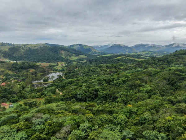 Vista aérea montaña tropical Monte Alegre do Sul —  Fotos de Stock