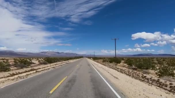 Conduzir Pela Interminável Estrada Deserto Ponto Vista Tiro Dirigindo Longa — Vídeo de Stock