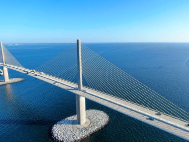Sunshine Skyway Köprüsü 'nün hava görüntüsü