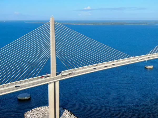 Widok z lotu ptaka Sunshine Skyway Bridge — Zdjęcie stockowe