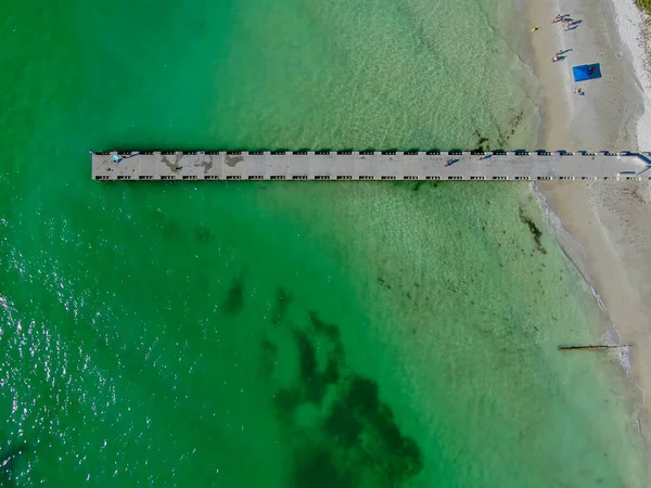 Cortez beach and little pier, Anna Maria Island — Stock Photo, Image