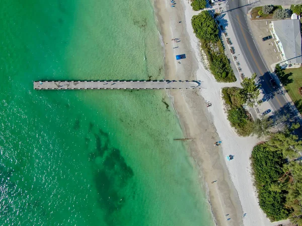 Cortez beach and little pier, Anna Maria Island — Stock Photo, Image