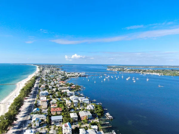 Aerial view of Anna Maria Island town and beaches — Stock Photo, Image