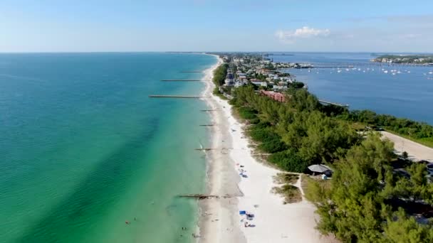 Luftaufnahme des Strandes von Coquina, anna maria island — Stockvideo