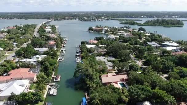 Aerial view of Bay Island neighborhood and luxury villas — Stock Video