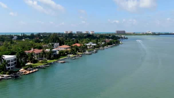 Aerial view of Bay Island neighborhood and luxury villas — Stock Video