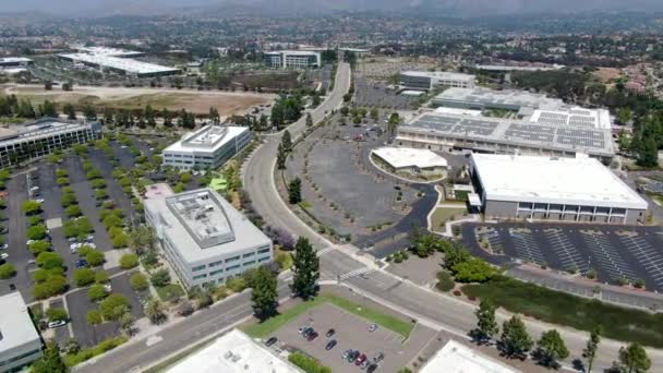 Vista aerea alla zona industriale e all'ufficio aziendale, magazzino di stoccaggio, California — Video Stock