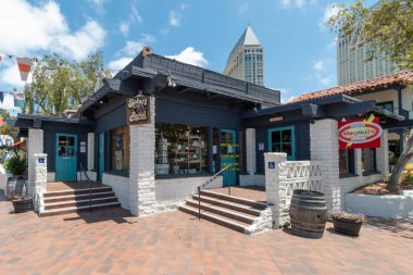 Liman Köyü, deniz kenarı alışveriş ve yemek kompleksi, San Diego Körfezi, Güney Kaliforniya