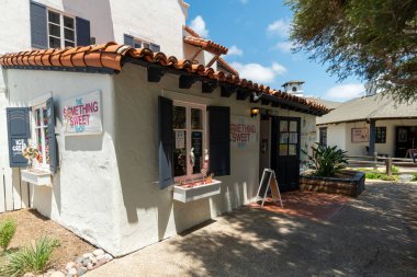 Liman Köyü, deniz kenarı alışveriş ve yemek kompleksi, San Diego Körfezi, Güney Kaliforniya