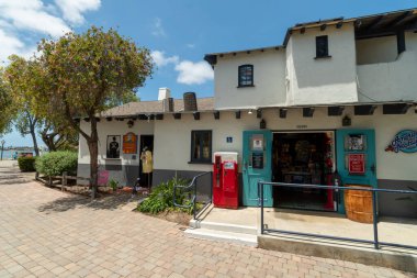 Liman Köyü, deniz kenarı alışveriş ve yemek kompleksi, San Diego Körfezi, Güney Kaliforniya