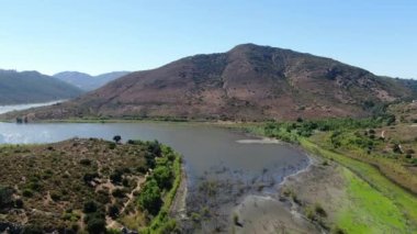 İç Göl Hodges ve Bernardo Dağı 'nın havadan görünüşü, San Diego County, California