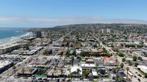 Вид с воздуха на центр Пасифик Бич, Сан-Диего, Калифорния — стоковое видео