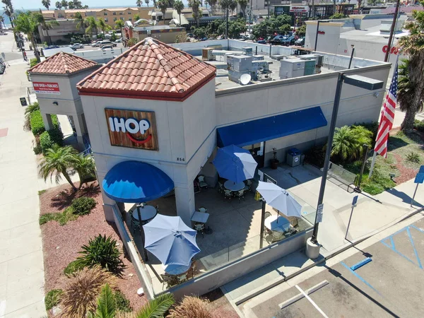 IHOP, una cadena de restaurantes multinacional de panqueques que se especializa en desayunos . — Foto de Stock