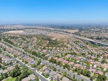 Torrey Santa Fe 'nin hava manzarası. Konut villaları olan orta sınıf bir alt mahalle. 