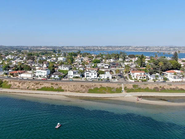 Mission Körfezi 'nin havadan görüntüsü ve San Diego, California' daki plajlar. ABD — Stok fotoğraf