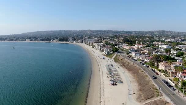 Vista aérea de Mission Bay y playas en San Diego, California. Estados Unidos — Vídeos de Stock