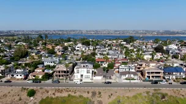 Luftaufnahme der Mission Bay und der Strände in San Diego, Kalifornien. USA — Stockvideo