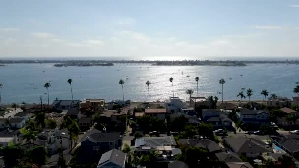 Vista aérea de Mission Bay y playas en San Diego, California. Estados Unidos — Vídeos de Stock