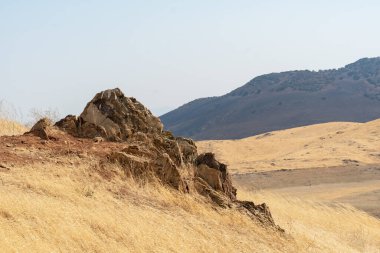 Kurak ve sıcak mevsimde San Luis Creek ve Valley, Kaliforniya, ABD