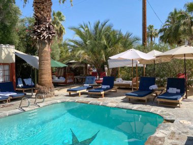 Palm Springs 'teki Korakia Pansiyonu' nda havuz,