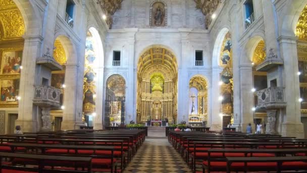 All'interno della Basilica Cattedrale di Salvador, nel centro della città vecchia di Salvadore, Bahia, Brasile — Video Stock