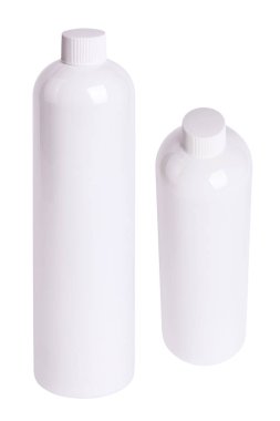Beyaz arka planda izole edilmiş beyaz plastik şişe