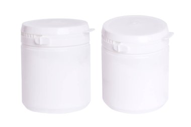 Beyaz arka planda izole edilmiş beyaz plastik şişe