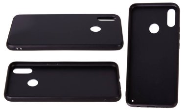 Plastik siyah kasa beyaz arka plan üzerinde izole smartphone için. Boş smartphone durum kümesi.