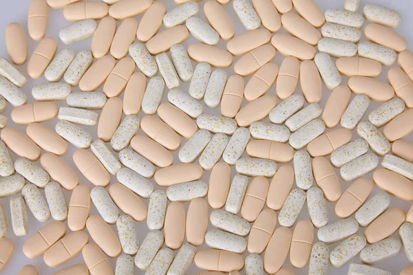 Verspreide Vitaminen Supplementen Voor Gezonde Voeding Eten Geïsoleerd Witte Achtergrond — Stockfoto