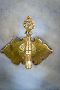 Musluk hindi içinde.