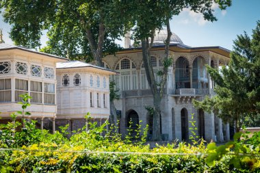 Topkapı Sarayı 'nın dış cephesinde İslami dekorasyon.