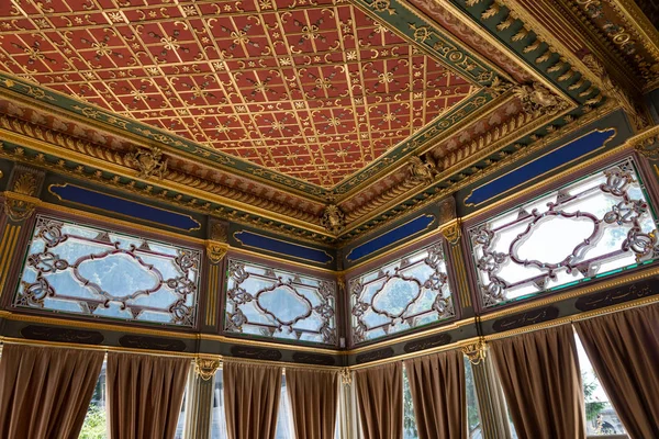 Topkapı Sarayı 'nın iç dekorasyon tavanı.