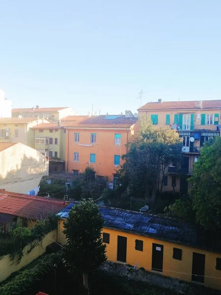 이탈리아에서 일출입니다 토스카나 정원과 건물의 — 스톡 사진