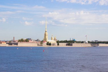 Peter ve Paul Kalesi manzarası ve St. Petersburg, Rusya 'daki Neva Nehri