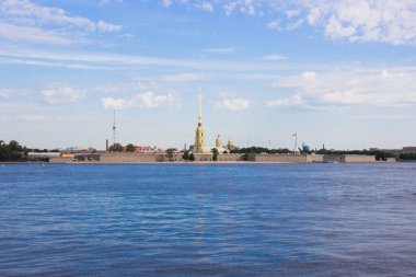 Peter ve Paul Kalesi manzarası ve St. Petersburg, Rusya 'daki Neva Nehri