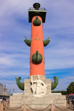 Vasilievsky Adası 'ndaki Rostral Sütun, St. Petersburg. Rus mimarisi