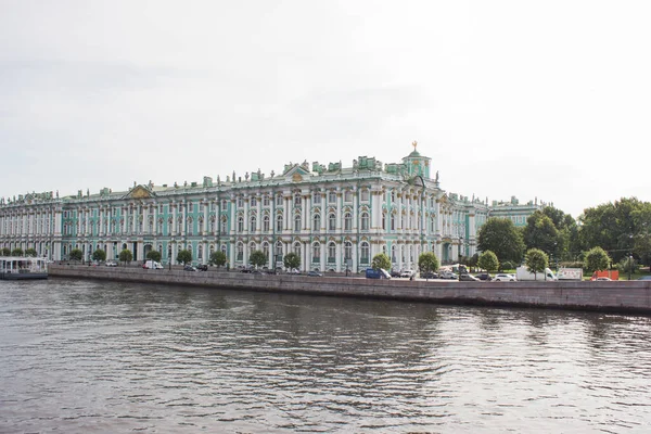 圣彼得堡冬宫和皇宫广场的景观 Hermitage Russia — 图库照片