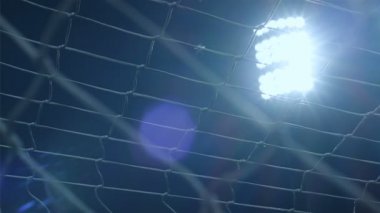 Futbol/futbol/spor stadyum ışıkları karanlık gökyüzü, net önde, 4k karşı arka plan