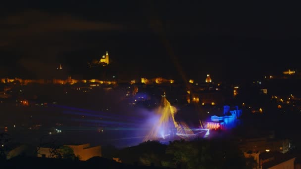 Show Luz Laser Noite Férias Sobre Uma Cidade — Vídeo de Stock