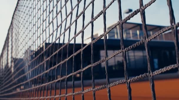 Dolly Red Clay Tennis Court Δίχτυ Μπροστά Αργή Κίνηση 75Fps — Αρχείο Βίντεο