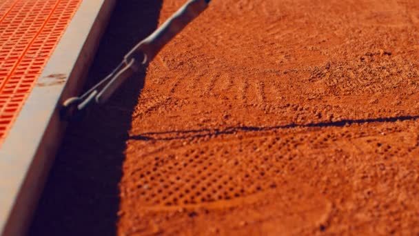 Tennisplatz Pflege Sauberer Sandplatz Belag Zeitlupe 75Fps — Stockvideo