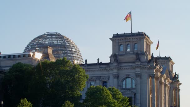Bundestag Berlijn Duitsland Dak Glazen Koepel Mensen Lopen Koepel Bij — Stockvideo