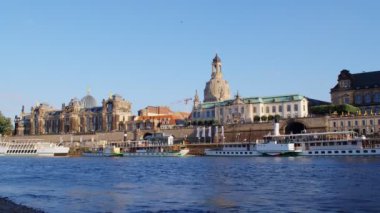 Dresden Almanya 4K, Elbe Nehri ve Frauenkirche Kilisesi 'nin panoramik manzarası, 4k