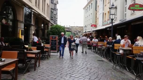 Dresden Inner City Streets Tourists Frauenkirche Low Angle — Stock Video