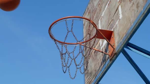 Nahaufnahme Eines Basketballkorbs Spielergebnisse Zeitlupe — Stockvideo