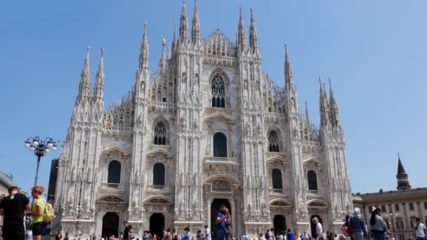 Milan Italy 2019 Άνθρωποι Στο Duomo Milano Στον Καθεδρικό Ναό — Αρχείο Βίντεο
