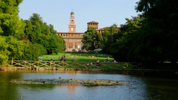 ปราสาท Sforza Castello Sforzesco ปราสาทในอ ตาล งในสถานท ญหล กของม ลาน — วีดีโอสต็อก