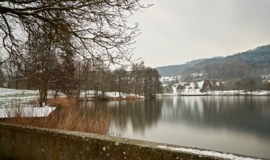 Echternach Gölü Luxemburg etrafında güzel yürüyüş